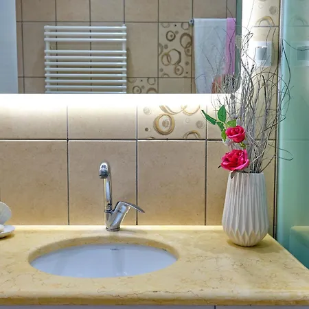 Elena Luxury Agios Stefanos Daire