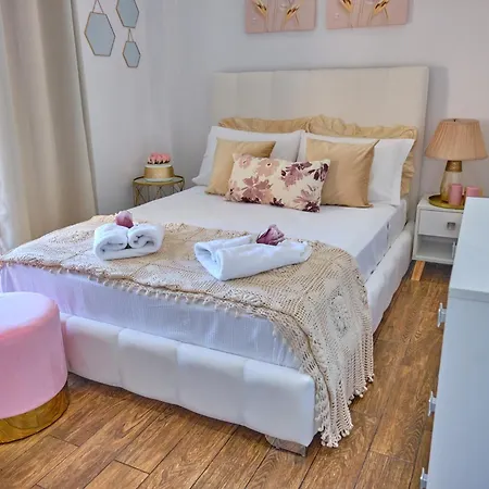 Elena Luxury Agios Stefanos 아파트 에이지오스스테파노스