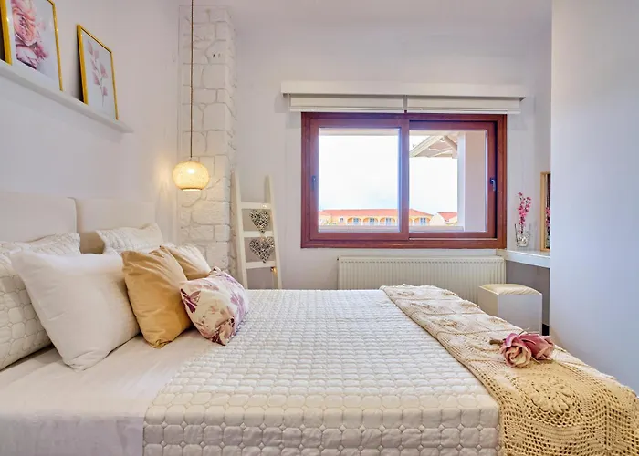 Elena Luxury Agios Stefanos Apartment *